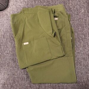 Figs Dark Green Scrub Set